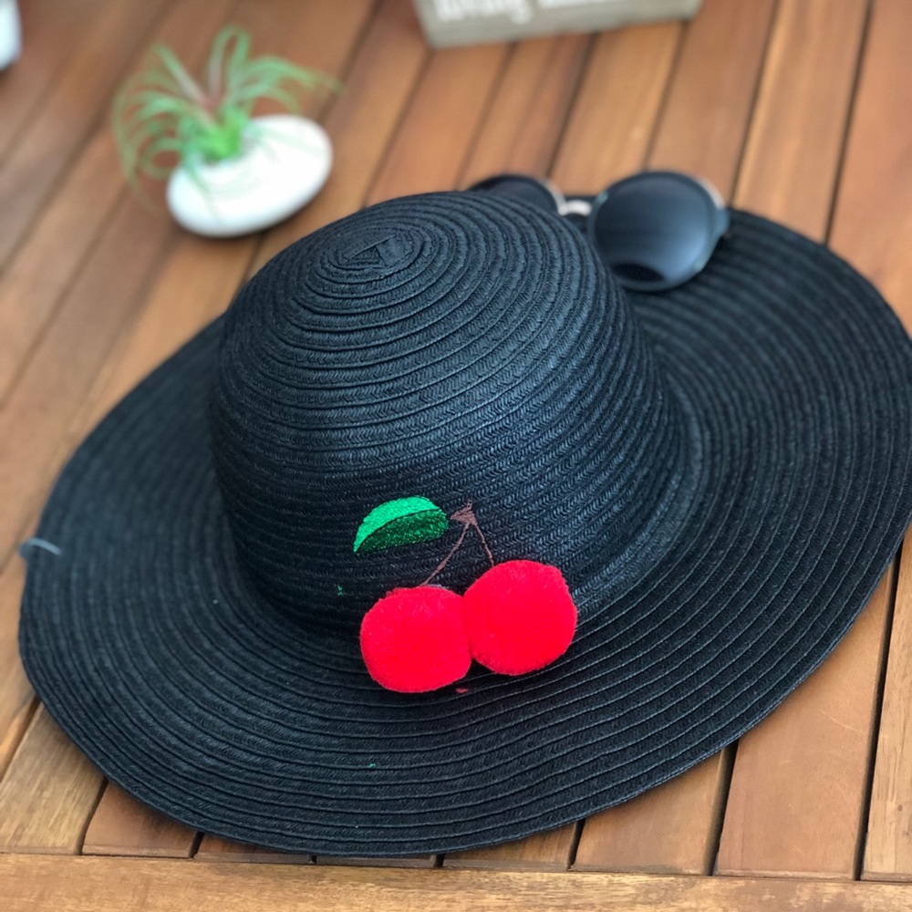 Pom-Pom Floppy Hat